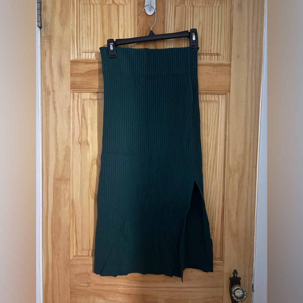 NWT Express Ribbed Skirt - Size M